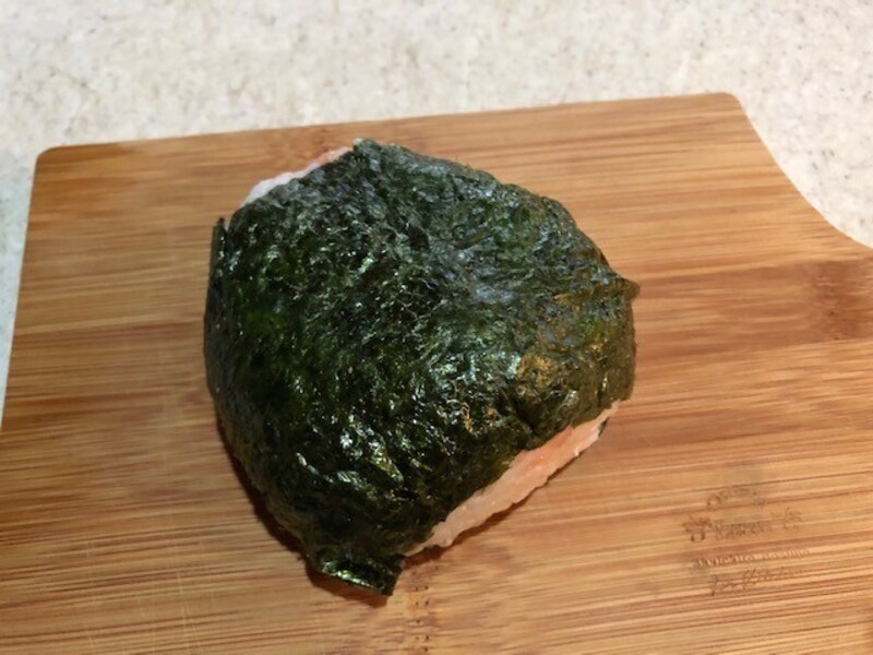 業務スーパー「辛子めんたいこ」も「鮭めんたい」を使ったおにぎり