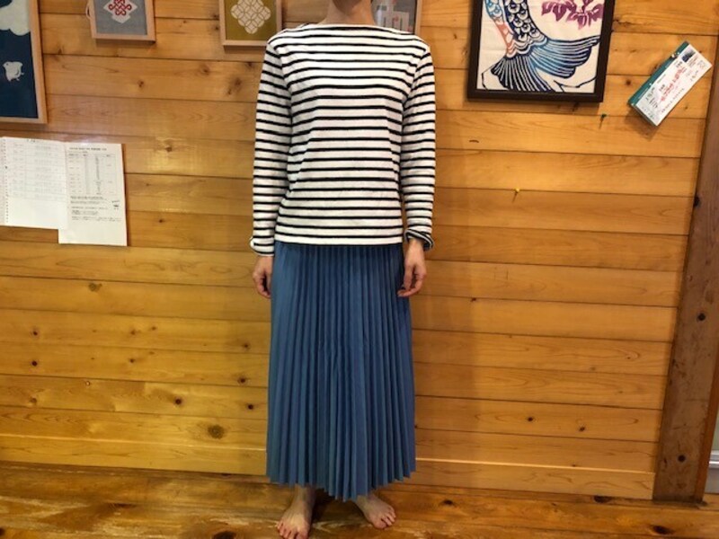 バスクシャツと合わせるとカジュアルな感じになる