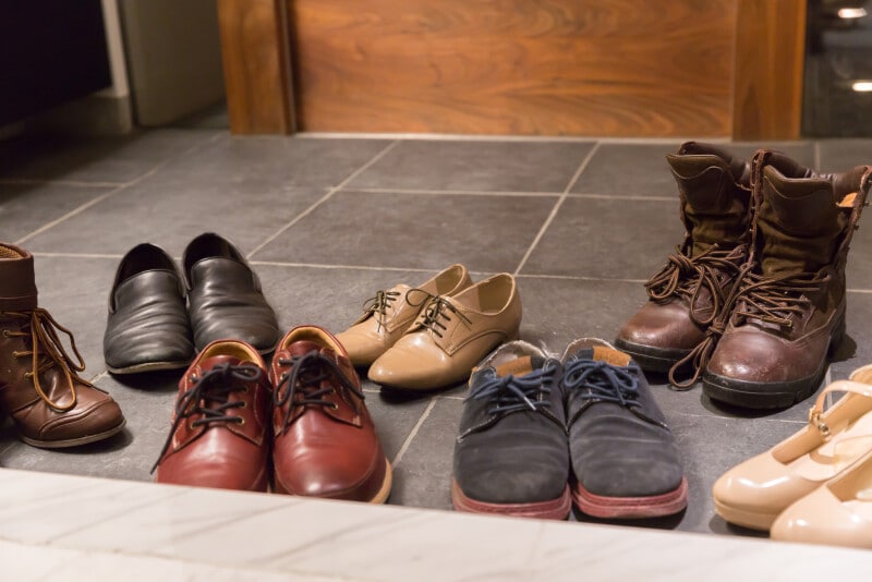 散らがりがちな家は玄関に靴が溢れている
