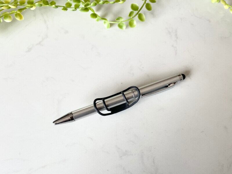 シリコンゴムは細いボールペンにも対応できる