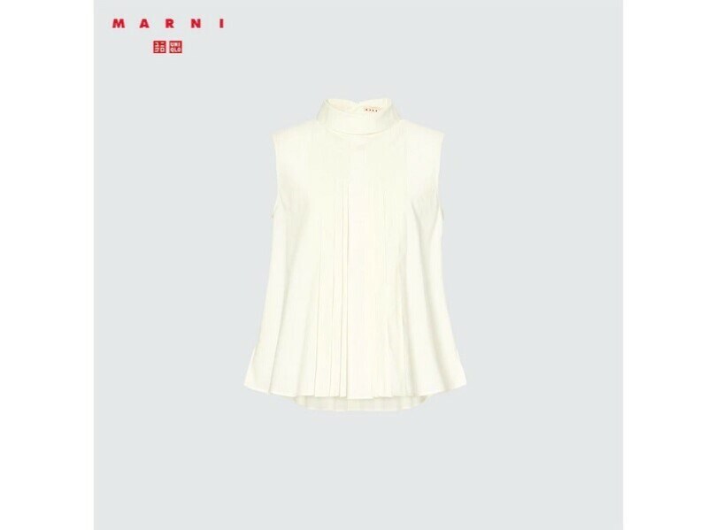 ユニクロ タックブラウス 2990円(税込)
