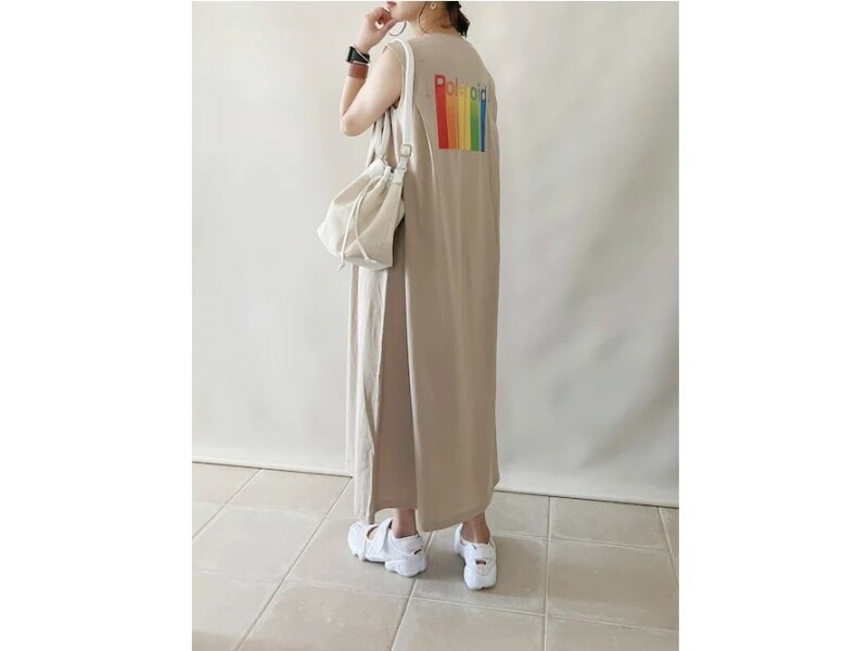 キャンバスドローストリングバッグで春夏らしく爽やかに 出典:WEAR