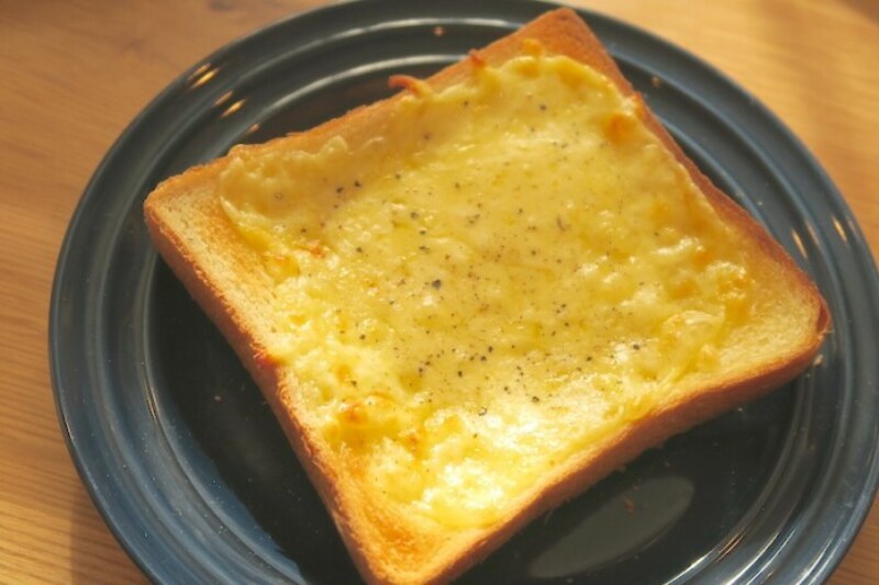 チーズが焦げずにうまく溶けている。シンプルだからこそトースターの良さが際立つひと品だ