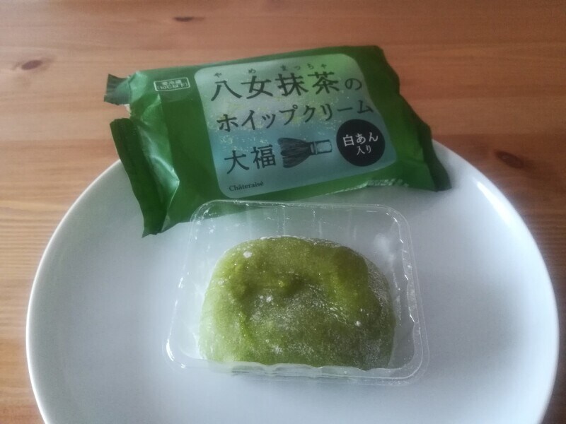 八女抹茶のホイップクリーム入り大福
