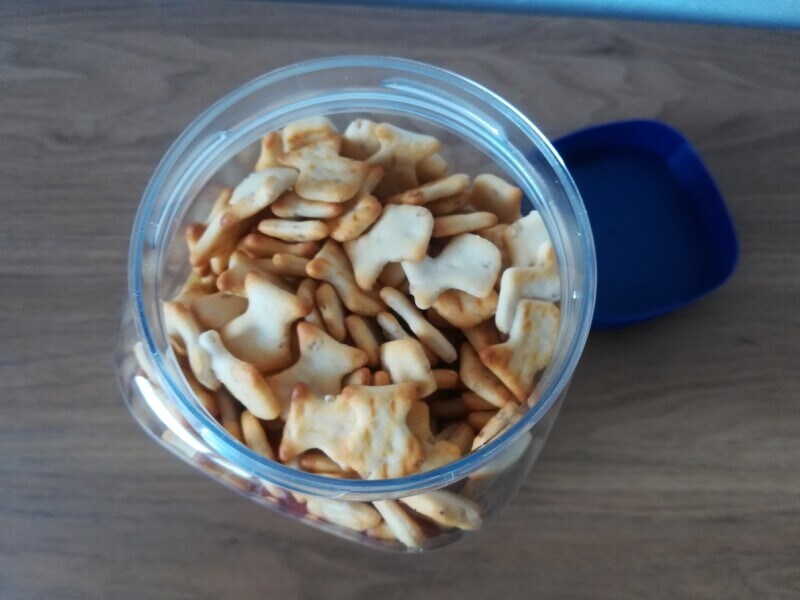 業務スーパーの「プチクラッカー　セサミ」の味