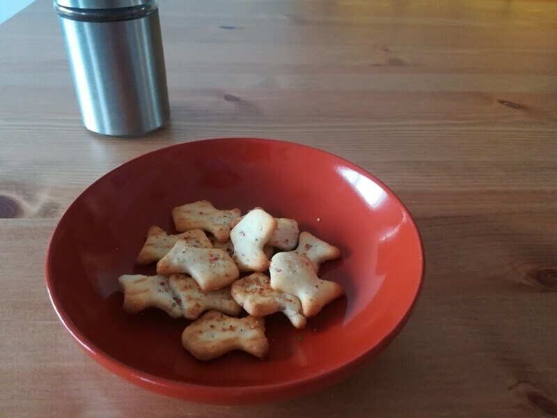 業務スーパーの「プチクラッカー　セサミ」のアレンジ