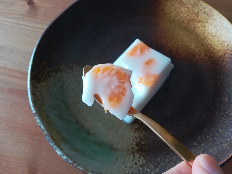 シャトレーゼの「水ようかん 杏仁」