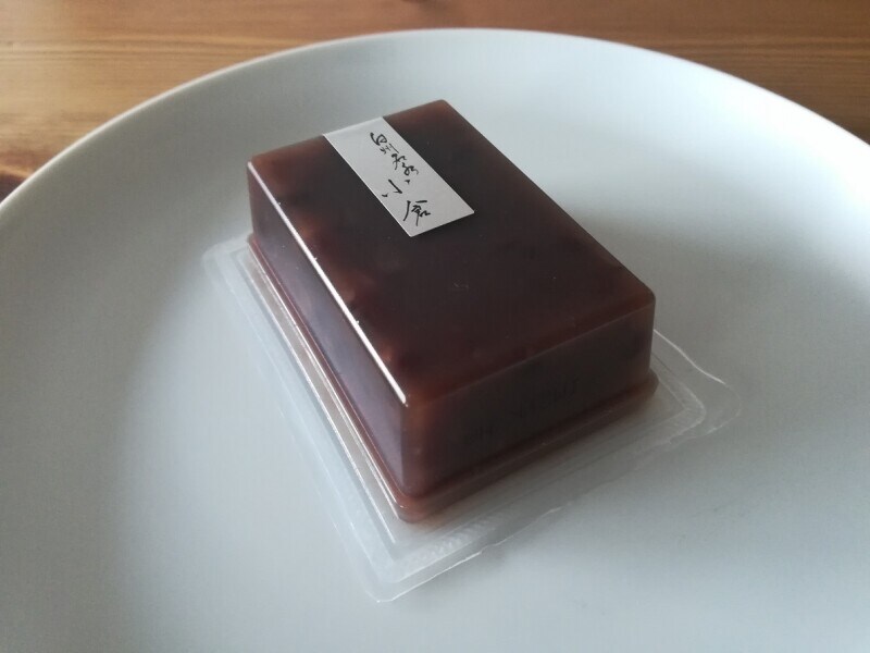 シャトレーゼの「水ようかん 小倉」