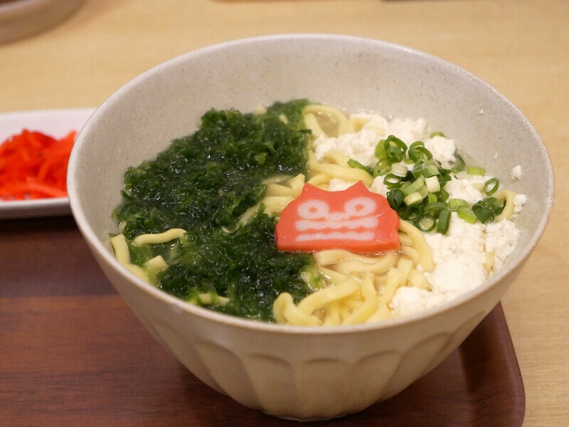 てぃんがーらそば(中サイズ、税込800円)(2022年4月29日撮影)