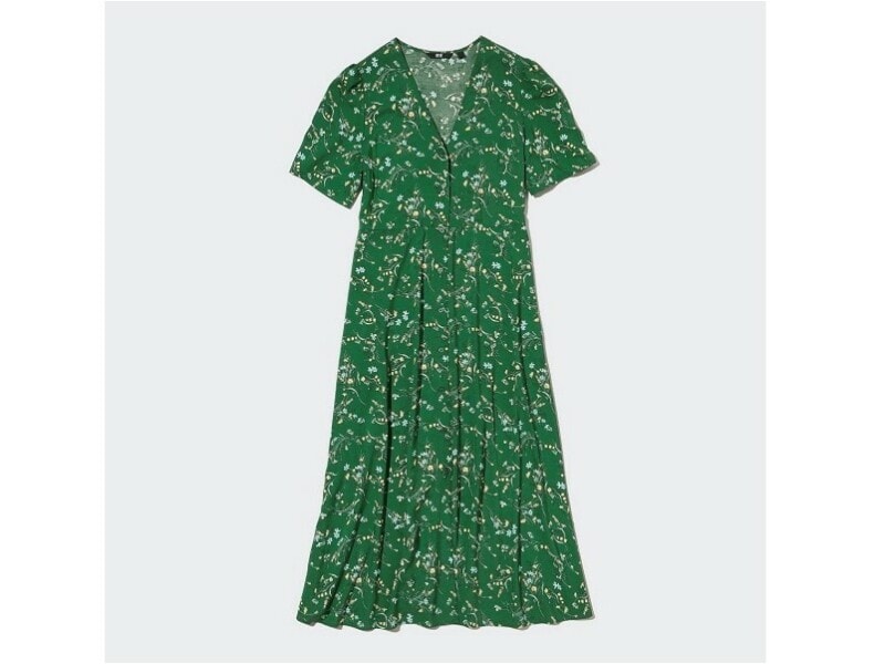 ユニクロ プリントVネックフレアワンピース 3990円(税込)