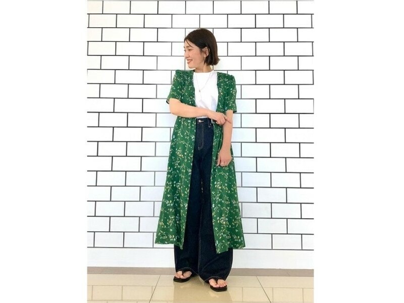 散策時など、リラックスしたい時は羽織りとしてプラス 出典:StyleHint