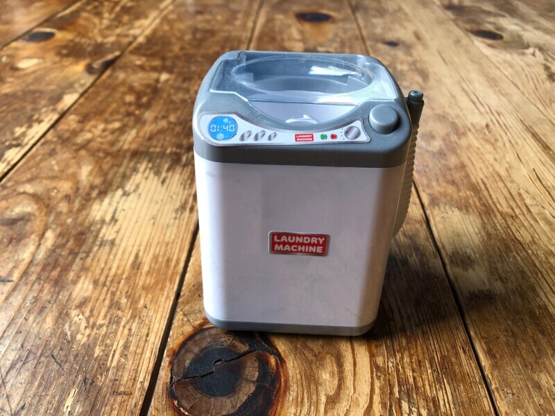 ダイソーの「ミニ洗濯機」