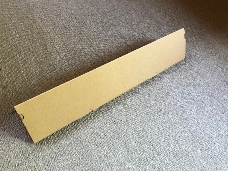 ポスターを入れたらもう片方の底面を閉じる