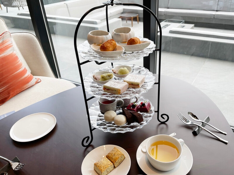 特典とは思えないほど豪華なアフタヌーンティー(写真は2人分)