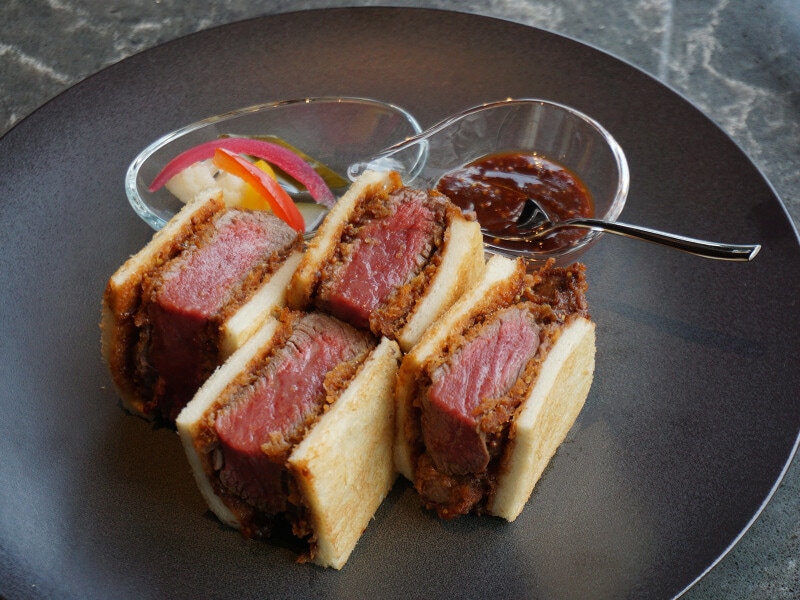 「いわて牛カツサンド(フィレ200g)」12,100円(税・サービス料込)