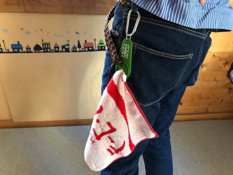 ベルト通しに引っ掛けることができる