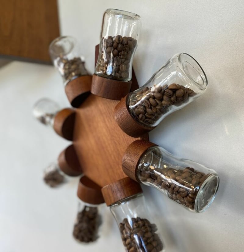 店内には、海×珈琲の融合したモチーフも。