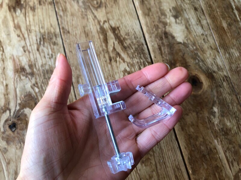 フックの部分が外れる