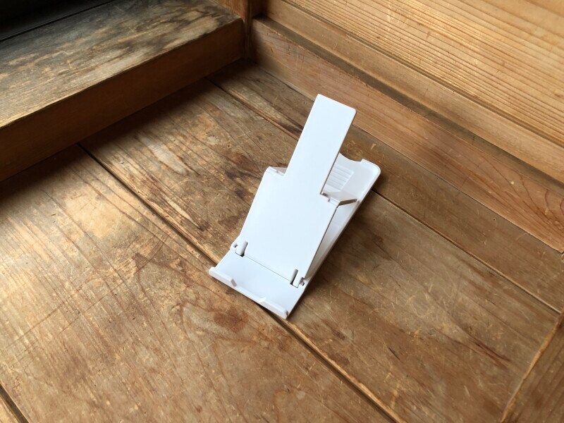 「セリアで買ったタブレットスタンド」