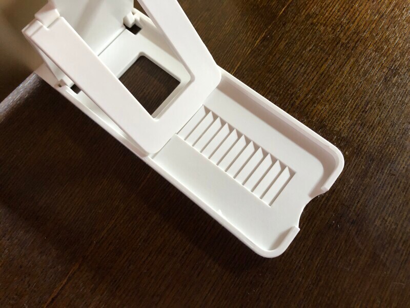 「セリアで買ったタブレットスタンド」は12段階で角度の調整ができる