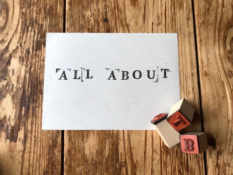 アルファベットがそろっているので、どんな単語でも作れる