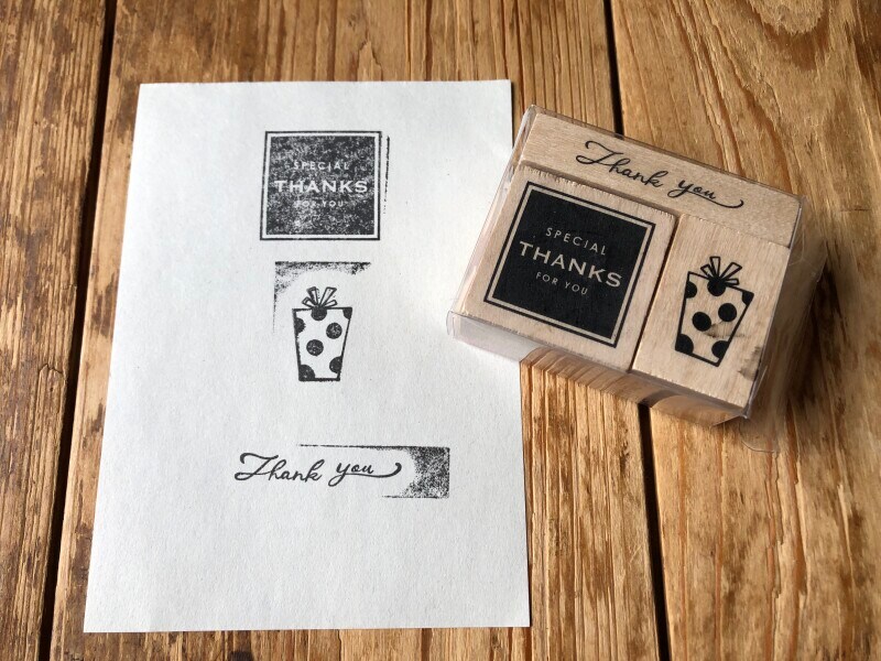 「ラバースタンプ：サンキュー」はお店の袋やカードに使える