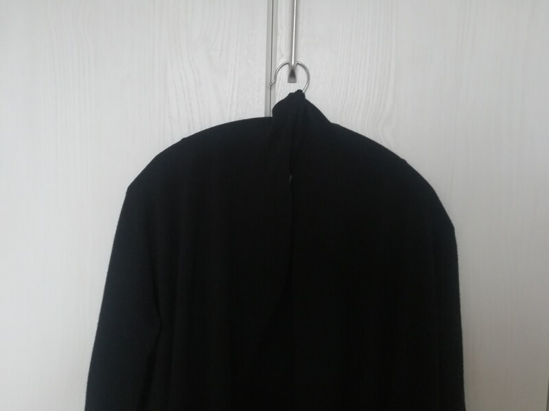 セリアの「すべりにくいノンスリップハンガーアーチ型」