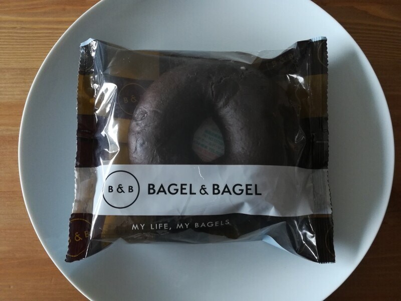 成城石井のココアホワイトチョコベーグル