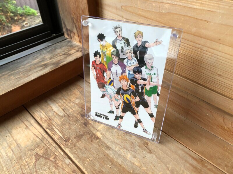 写真は「ハイキュー!!」のポストカードを入れている