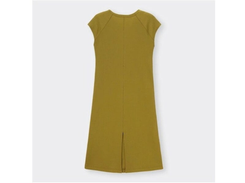 ジーユー　ワッフルフレンチスリーブワンピース　1990円（税込）