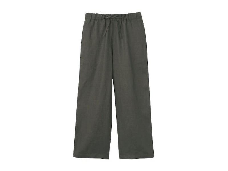無印良品　フレンチリネンストレートパンツ　3990円（税込）