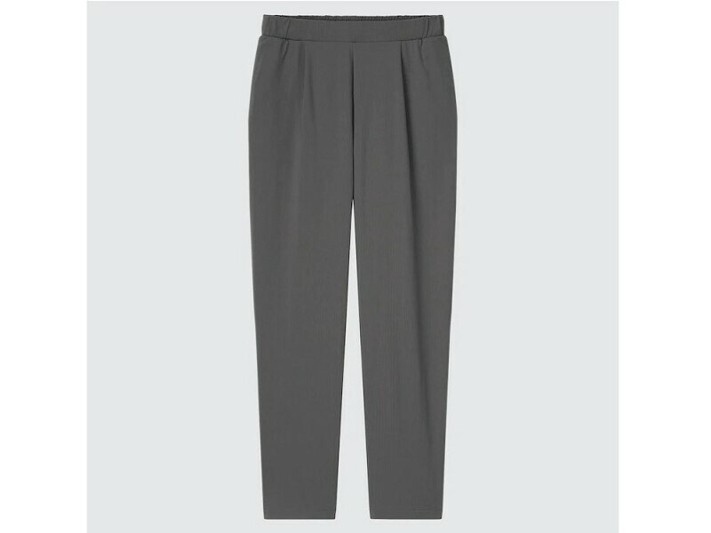 ユニクロ ウルトラストレッチアクティブエアリーテーパードパンツ 2990円(税込)