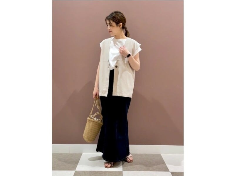 【OKコーデ】トレンドの「ベスト」は上から羽織るだけで簡単！　出典：WEAR