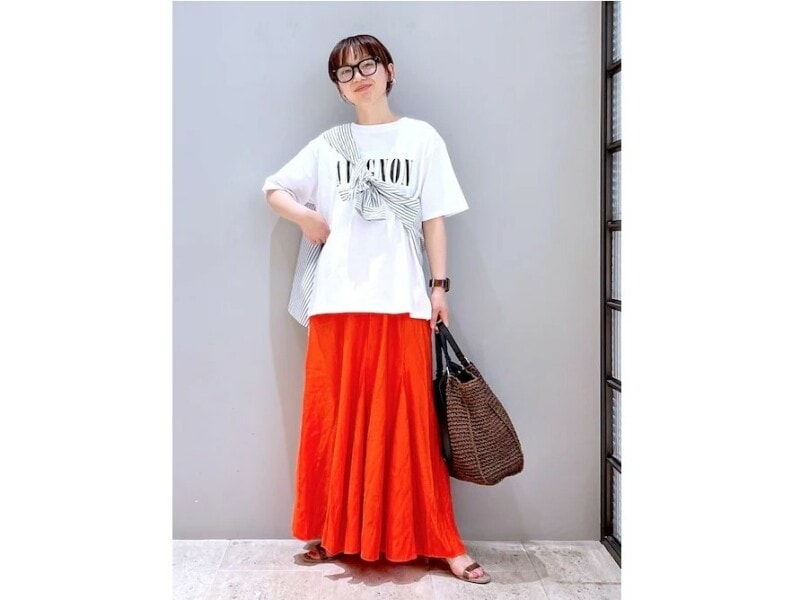 【OKコーデ】明るい色を合わせて、全体的にアクティブな印象に 出典:WEAR