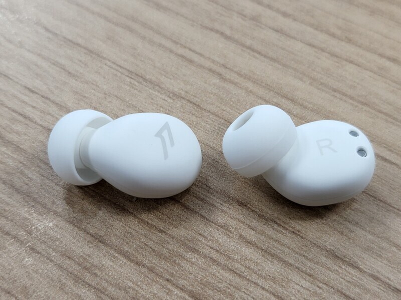 1MORE ComfoBuds Zのイヤホン部分