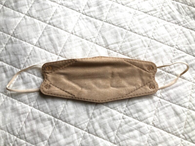 口部分に隙間ができてリップがつきにくい