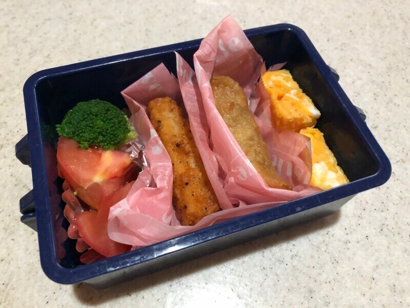 「クッキングシート　くすみカラー」でおかずを区分け