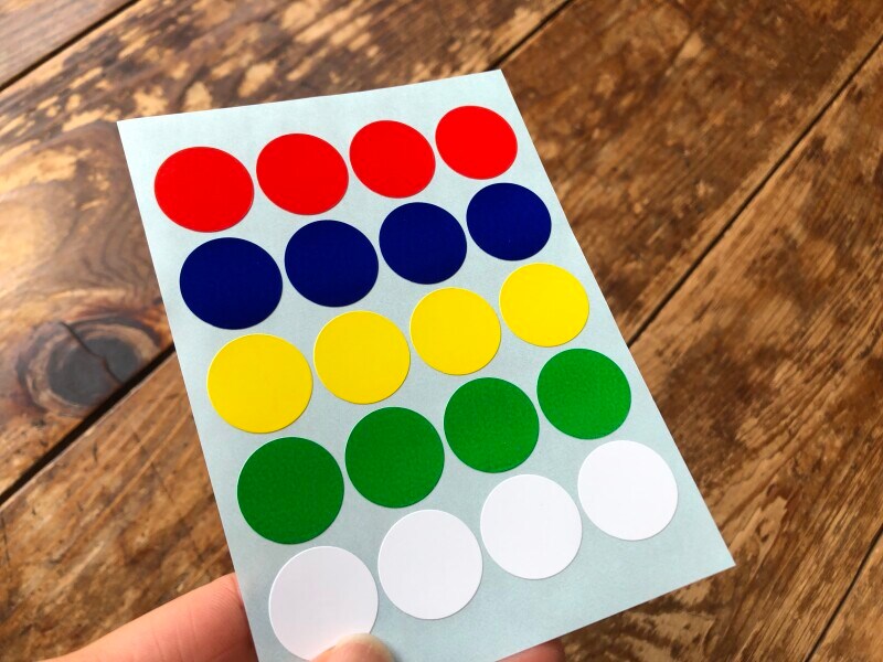 赤、青、黄色、緑、白の5色で目印になる