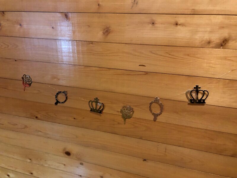 セリアで買える「ペーパーガーランド　クラウンミックス」