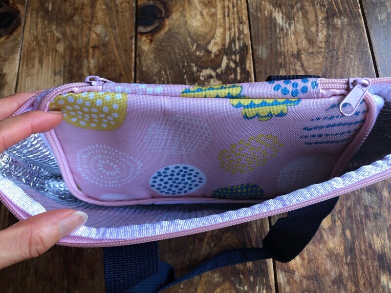 ふたとなる上の部分を内側に入れて、底をたたむ