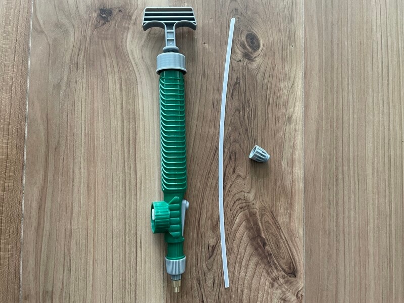 ダイソーの加圧式霧吹きのパーツ