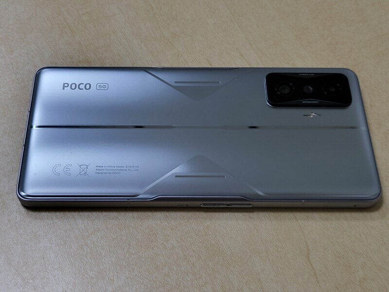 POCO F4 GT背面