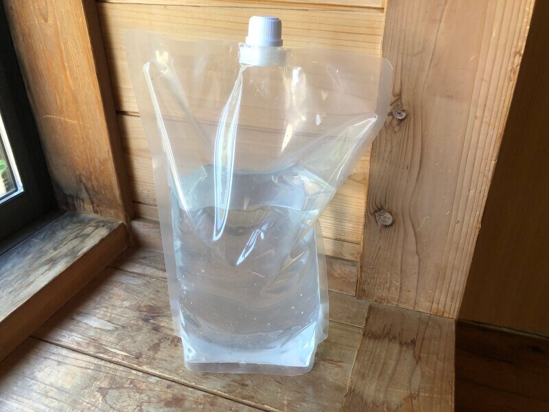 水をたくさん入れると、とても重くなってしまう