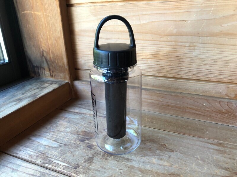 【100均】ダイソーの「冷んやり水筒」