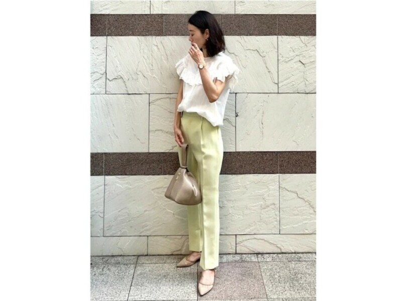 真夏の通勤コーデ 40代女性が涼しく着られて きちんと見える パンツコーデ のコツ レディースファッション All About