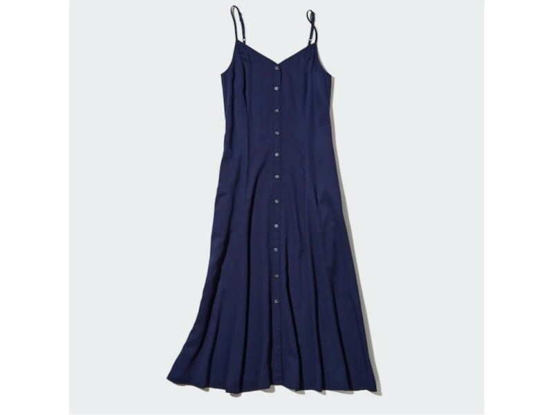 ユニクロ キャミソールフレアワンピース 3990円(税込)