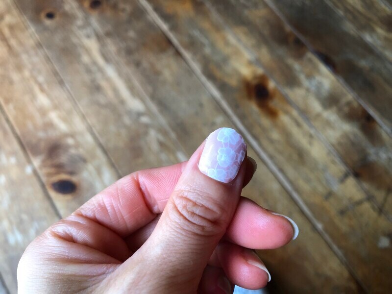 付属の爪ヤスリを使って形を整えて完成