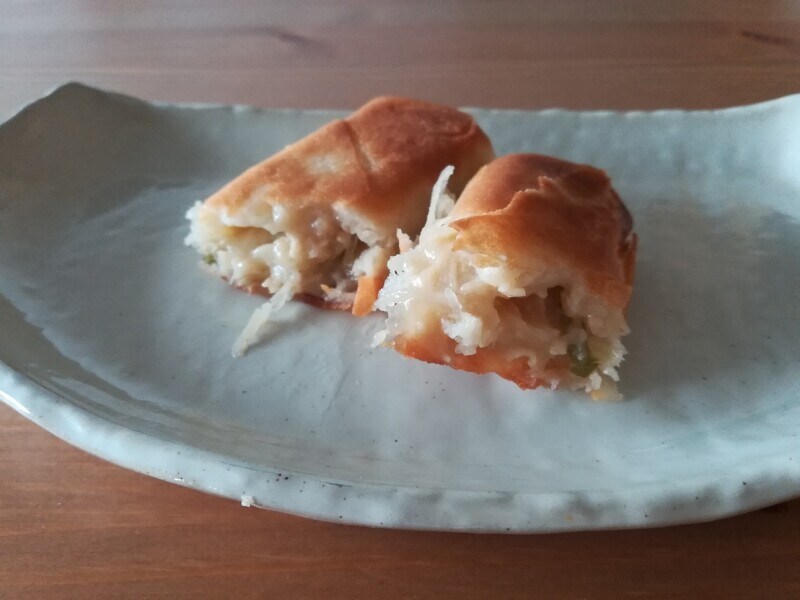 業務スーパーの「大きめサイズのお肉たっぷり春巻」