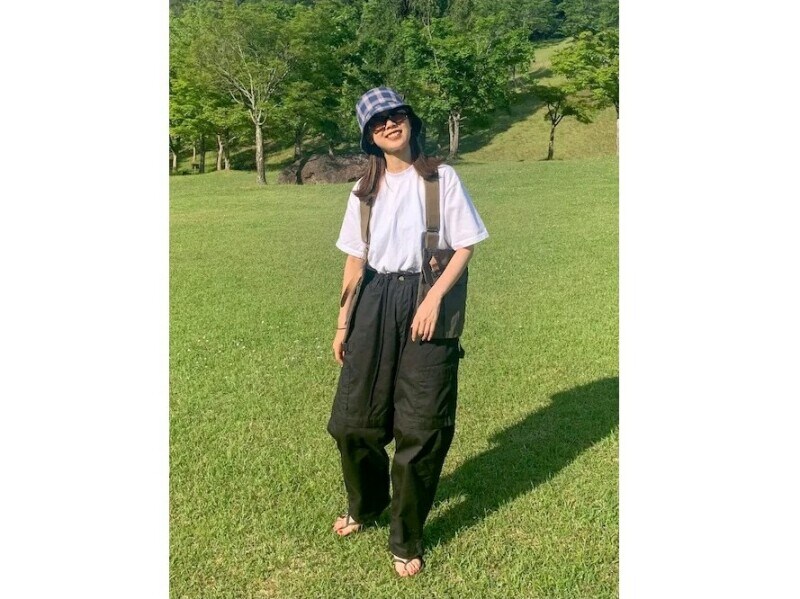 ポケットがたくさん付いたベストは両手が使えてキャンプにぴったり　出典：WEAR