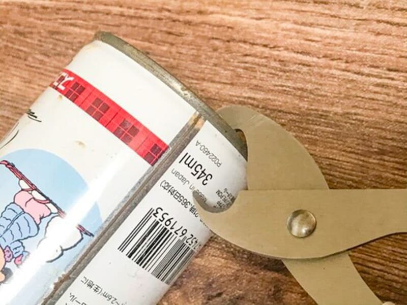 100円グッズ　ガス抜きはさみ